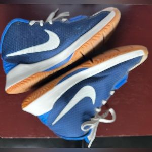 NIKE KD Trey 5 High Top Basketball sneaker